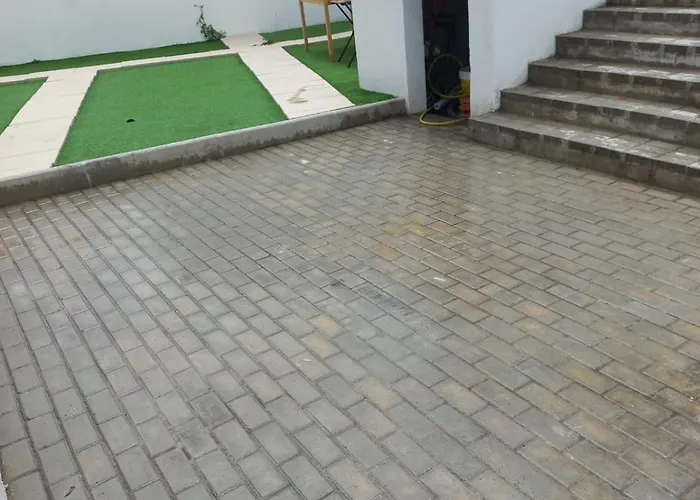 Ground Floor 2 Bedroom With Pool *