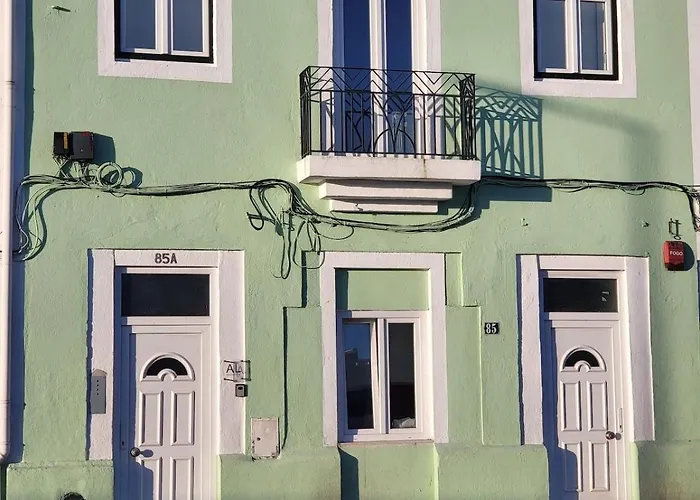 Ground Floor 2 Bedroom With Pool Lissabon