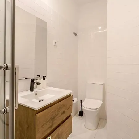 아파트 Ground Floor 2 Bedroom With Pool 리스본